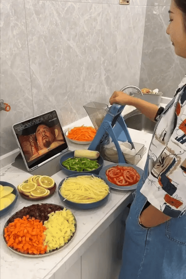 Manual Vegetable Cutter with Adjustable Slicer | Safe Mandoline Tool KSA